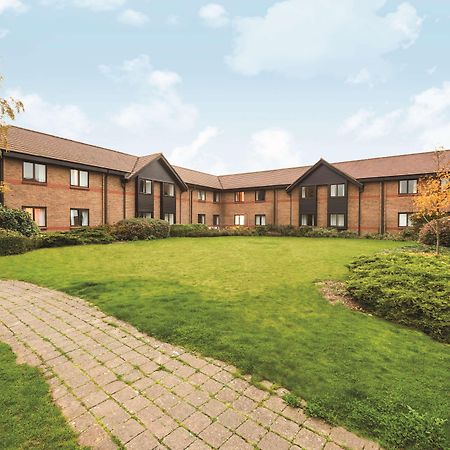 Ramada By Wyndham Cambridge Hotell Fen Drayton Eksteriør bilde