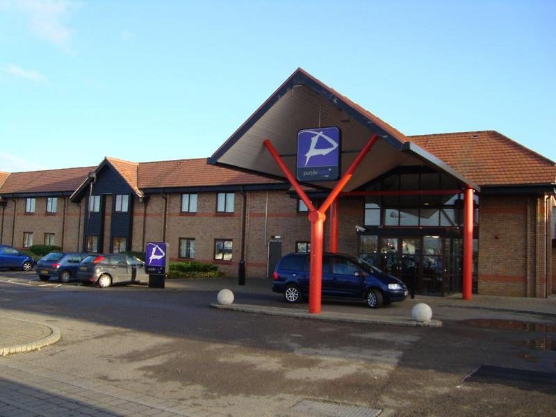 Ramada By Wyndham Cambridge Hotell Fen Drayton Eksteriør bilde